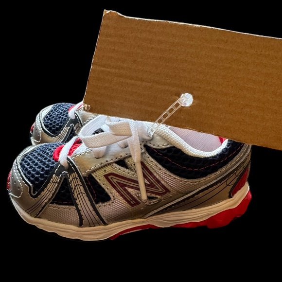 New Balance 689 Toddler Sneakers - Picture 4 of 9